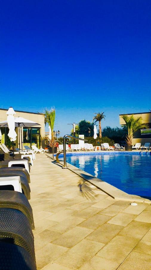 Antonia Alezzi Beach Resort Нэводари Экстерьер фото
